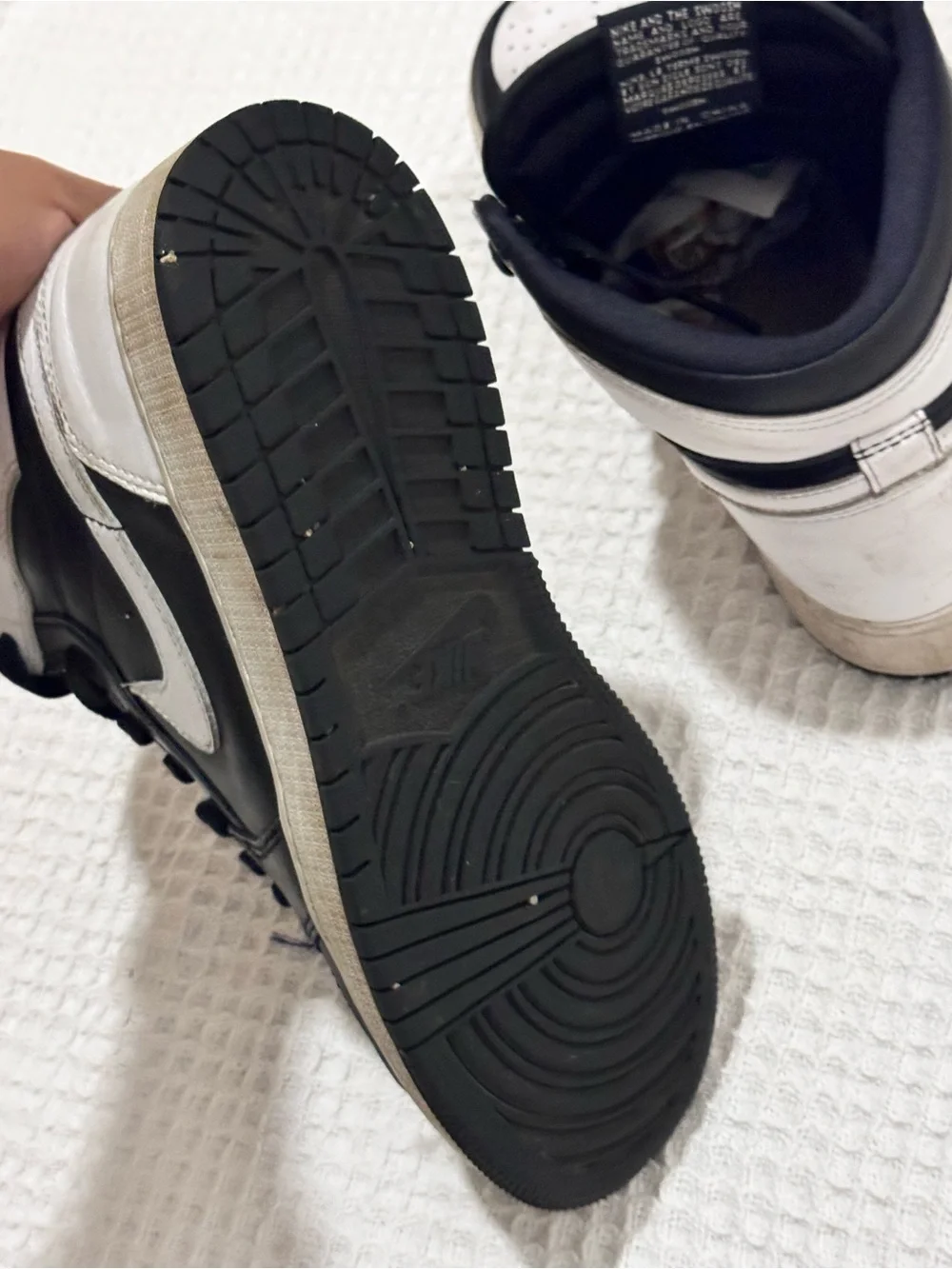 Nike Black and White High-Top Sneakers 7y